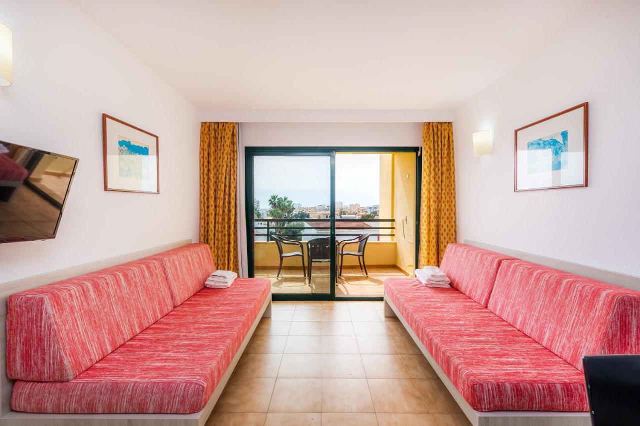 Holiday home Apto Con Terraza 203
